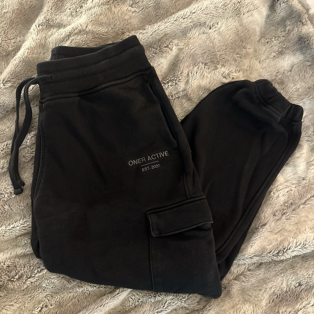 women’s black Oneractive joggers